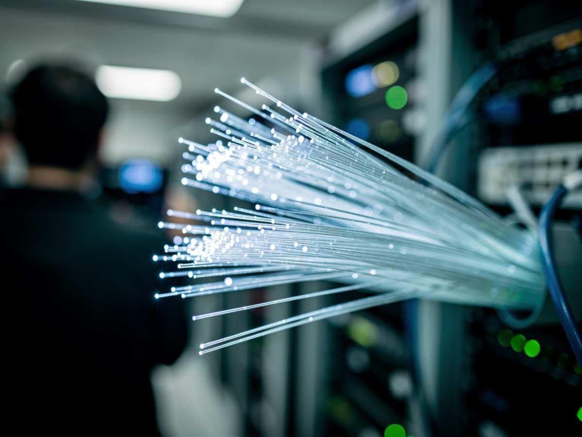 Минпромторг предложил отложить переход на российское оптоволокно до 2028 года