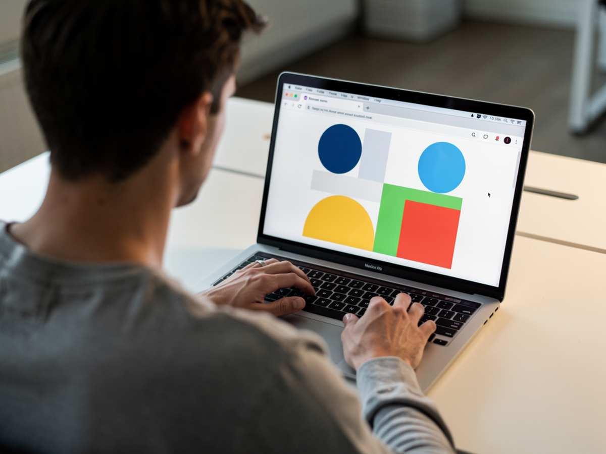 Яндекс браузер вошел в десятку мировых ИИ-сервисов по размеру аудитории