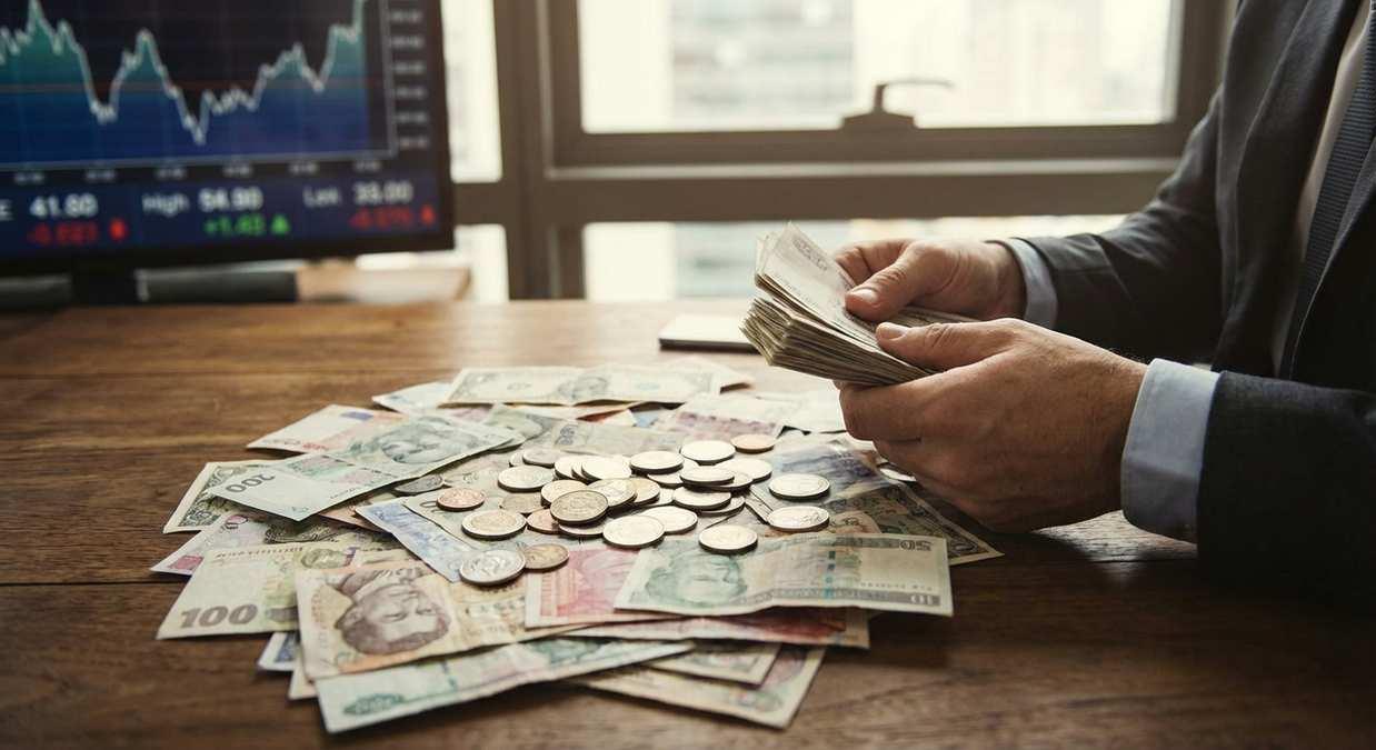 Средневзвешенный курс юаня на Мосбирже вырос до 11,5281 ₽