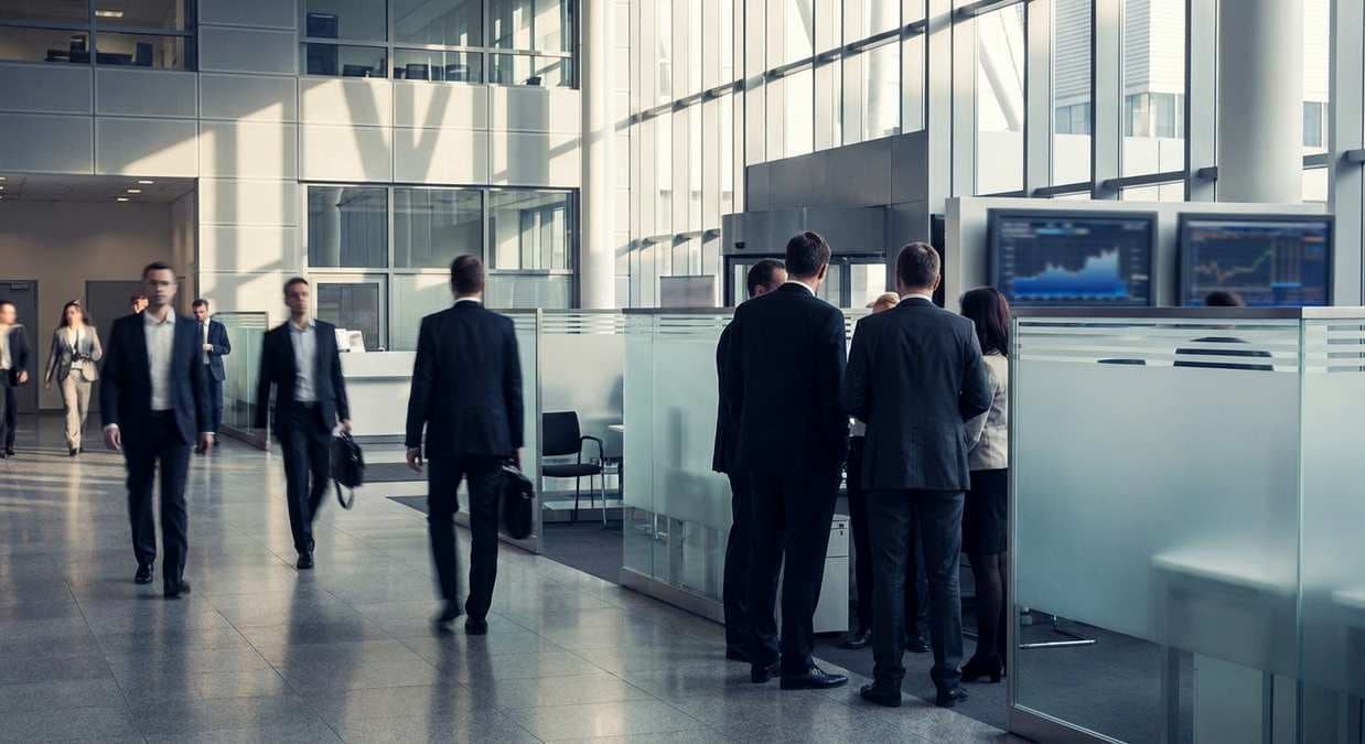 ВТБ продал инвесторам портфель кредитов на 305 млрд ₽