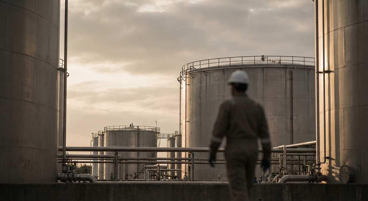 Глава Chevron указал на недооценку рынком последствий закрытия Ормузского пролива