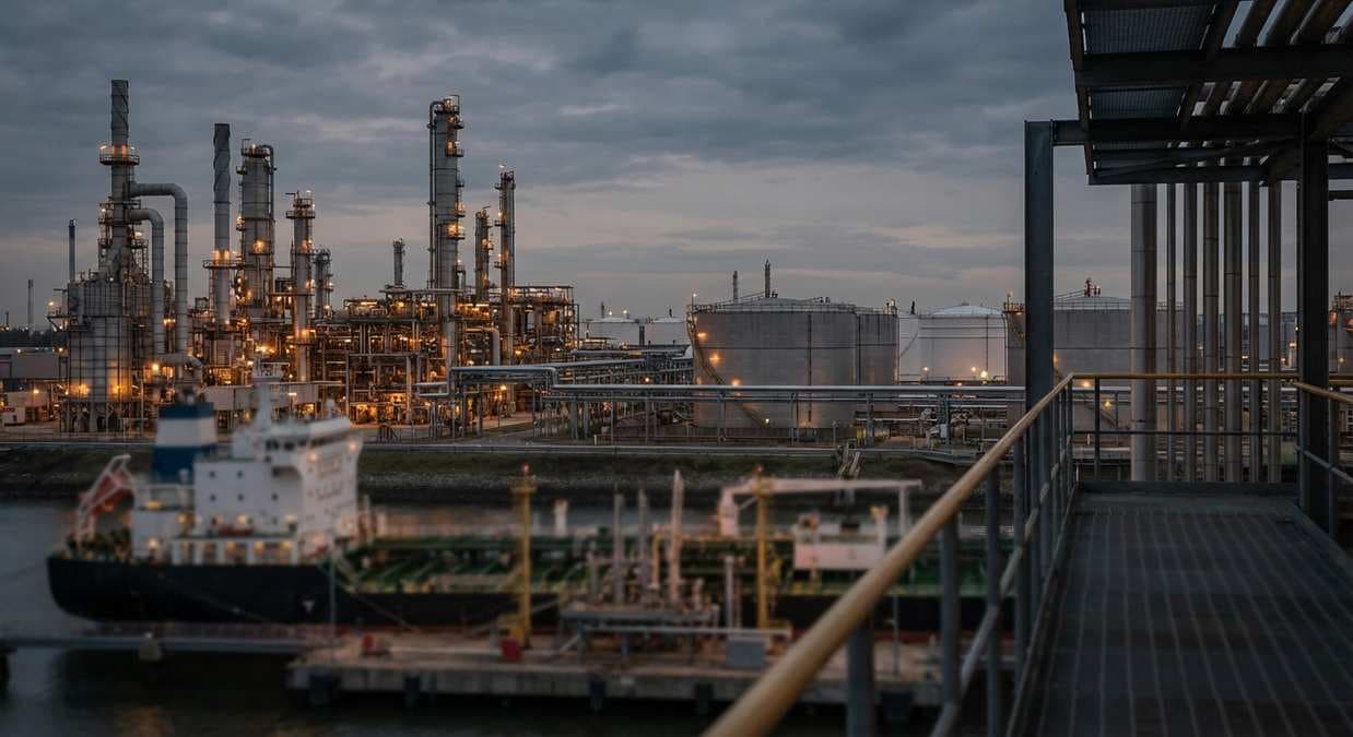 Акции энергетических компаний США выросли на фоне скачка цен на нефть