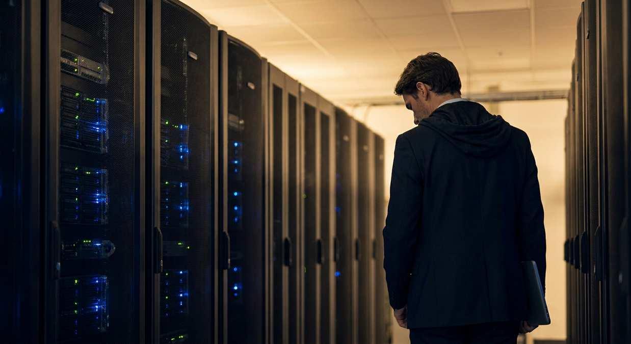 Эксперты посоветовали не продавать акции связанных с дата-центрами компаний