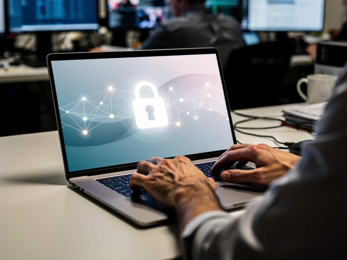 Власти поддержали идею создания белого списка VPN в России