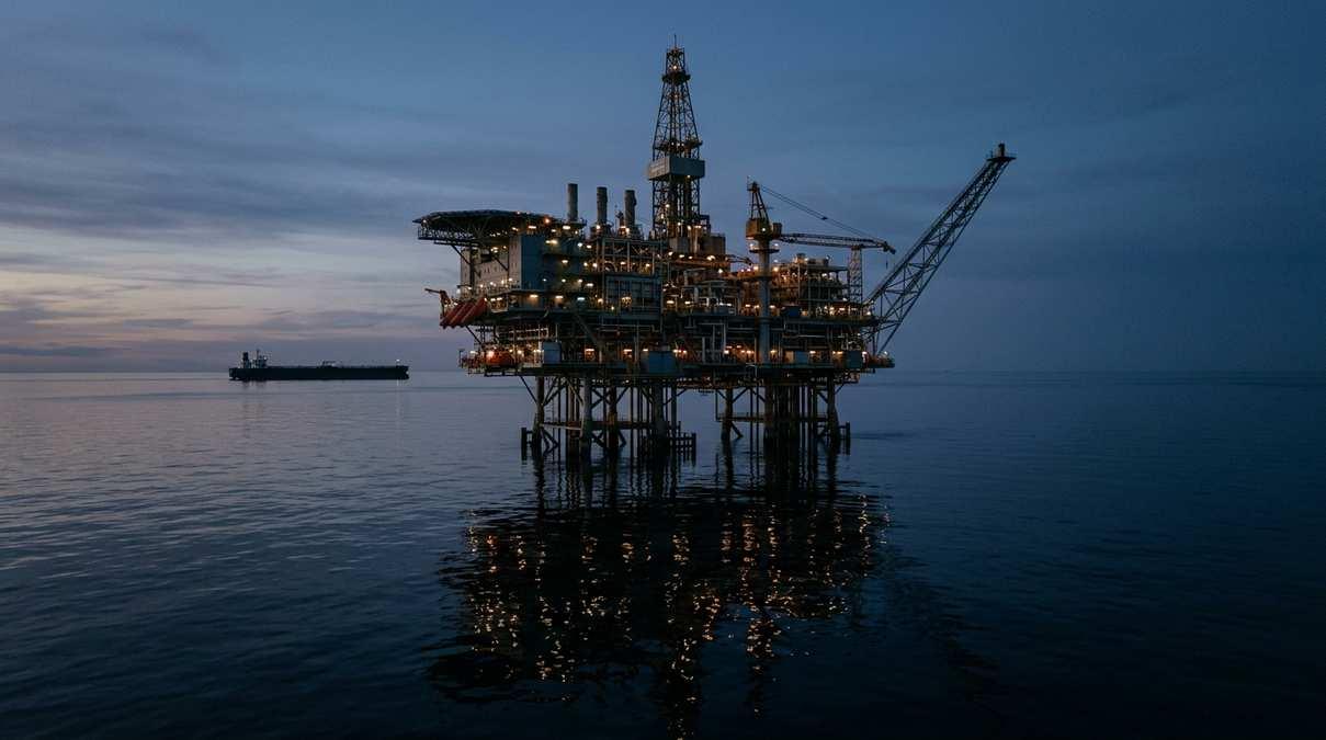 Мировые цены на нефть упали на фоне возобновления переговоров США и Ирана