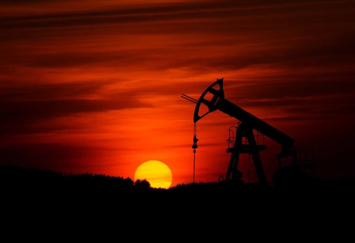 Цены на нефть выросли на фоне неопределенности вокруг Ормузского пролива