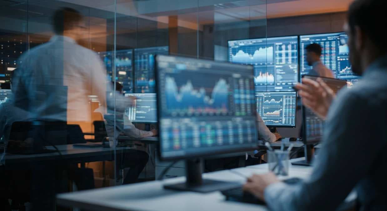 Российские компании назвали биржи худшим сегментом финансового рынка