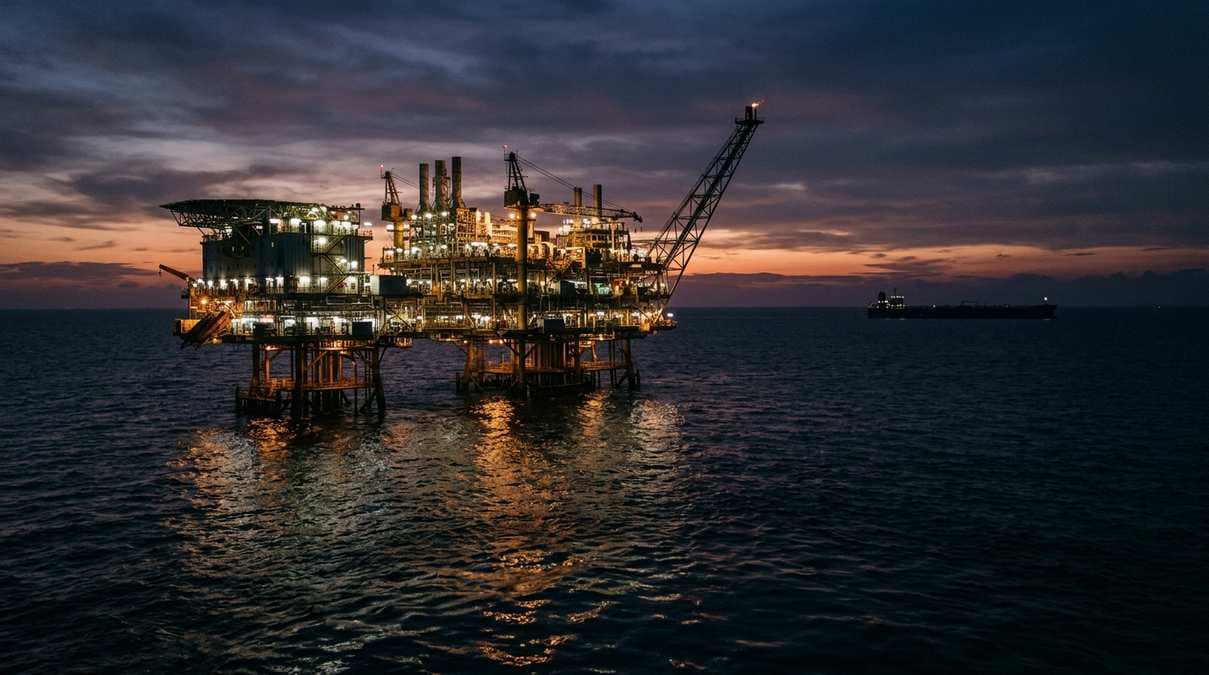 Цены на нефть выросли на фоне отказа Ирана от сделки с США