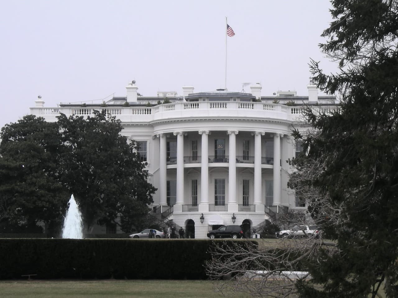 Трамп ввел пошлины в размере 25% на импорт из Индии
