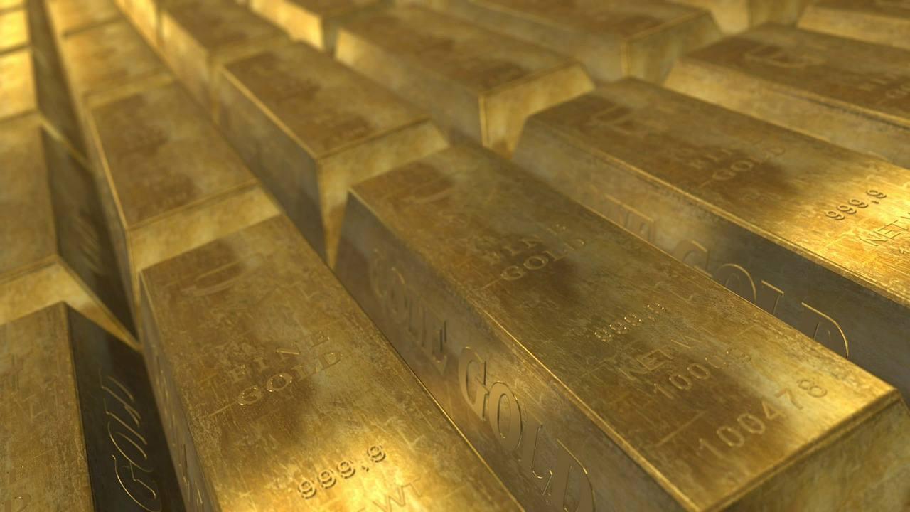Цены на золото впервые поднялись выше $2750 за унцию