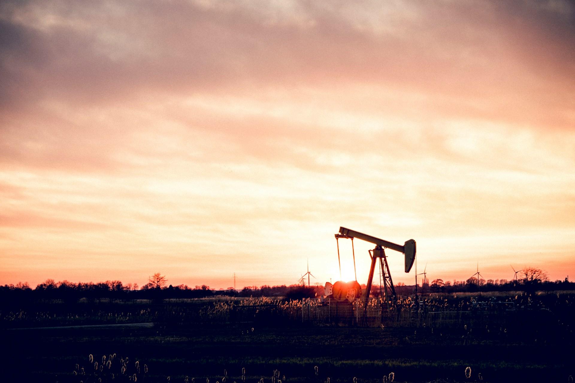 Чистая прибыль Русснефти в первом полугодии сократилась более чем в три раза