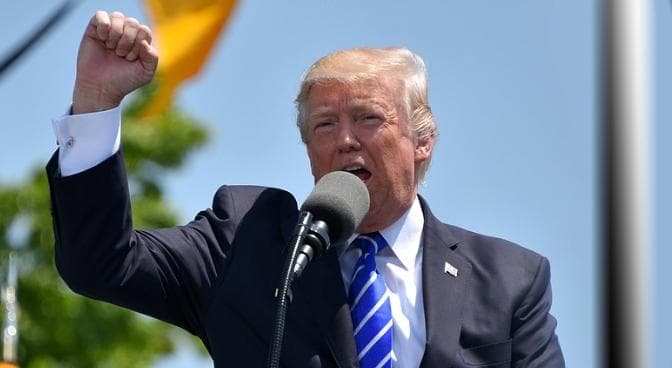 Рубль и российские акции выросли на фоне заявления Трампа о России