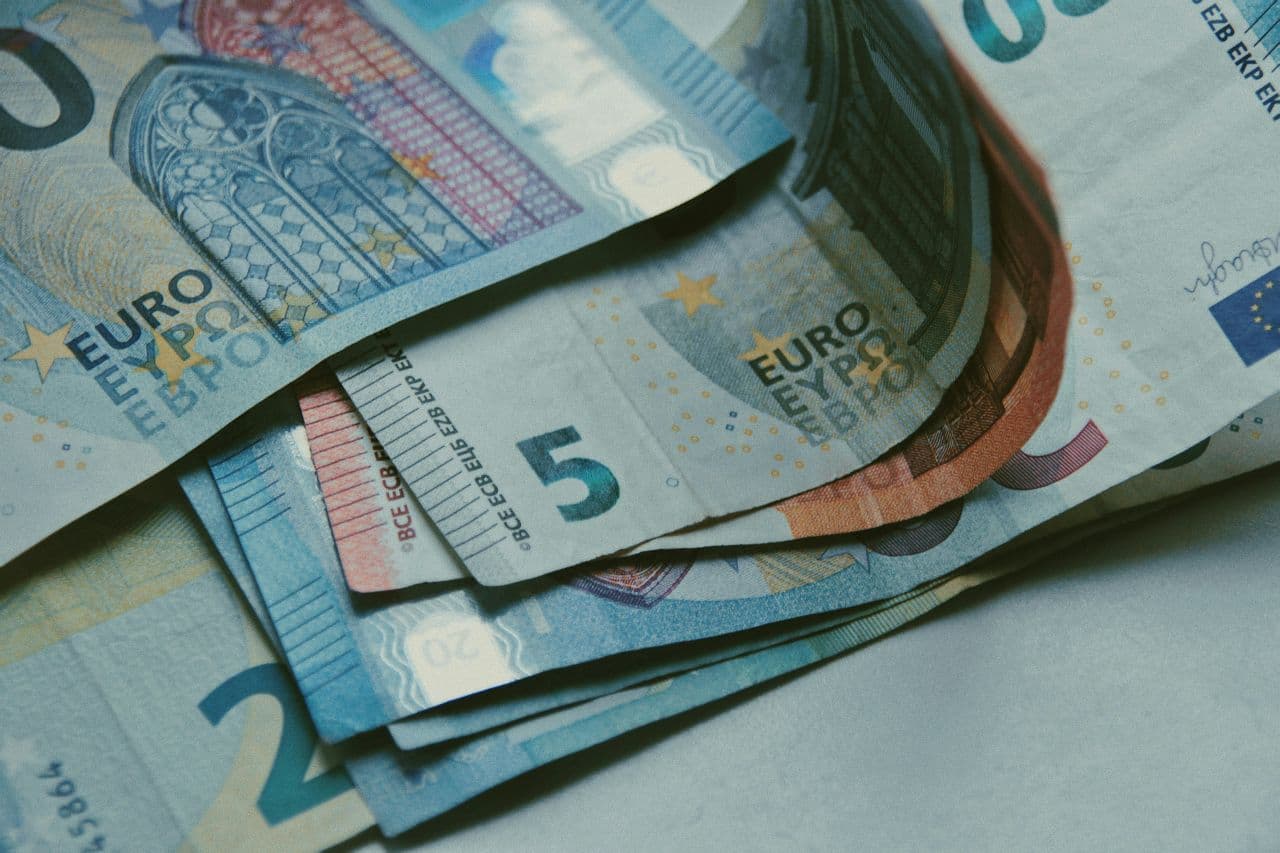 ЦБ изъял у Райффайзенбанка почти €1,9 млрд по иску Расперии