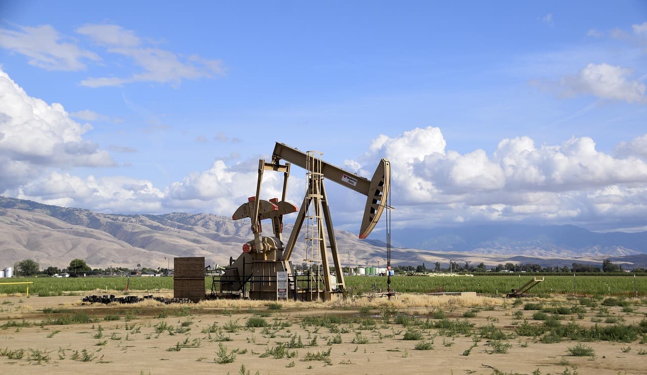 Совладелец Внуково выставил на продажу нефтяной актив за $1,3 млрд