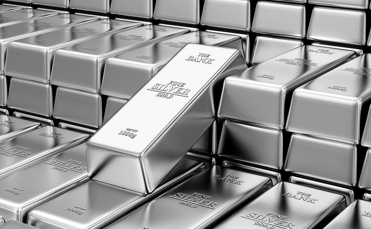 Аналитики объяснили, о чем говорят рекордные оттоки из ETF на серебро