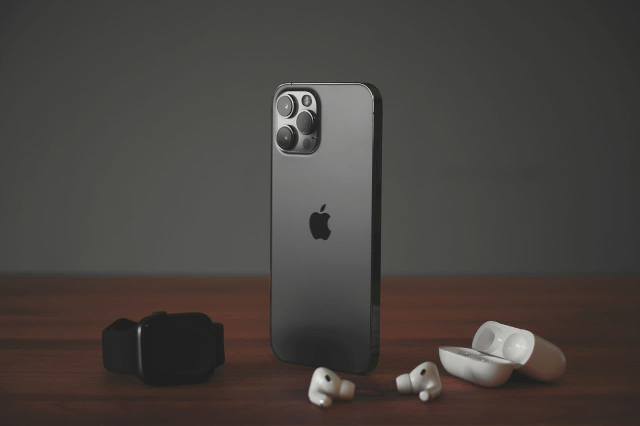 Трамп потребовал от Apple производить iPhone в США под угрозой пошлин в 25%