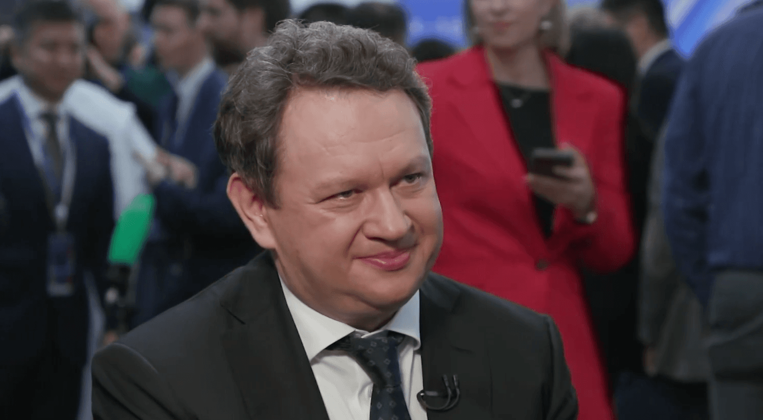 Глава ВТБ Костин виртуально "щелкнул" зампреда Пьянова за прогноз по ставке ЦБ