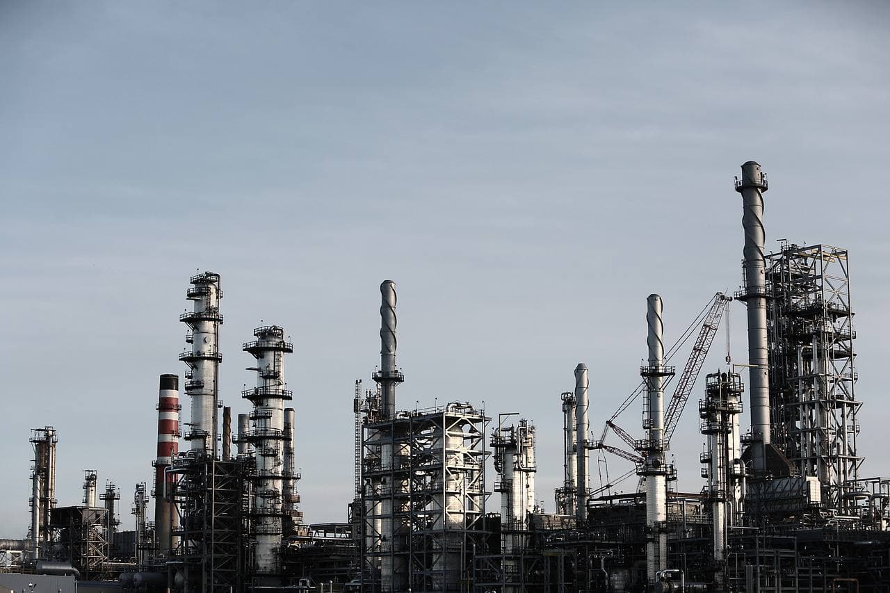 НПЗ Роснефти ударились о налоги и ставку