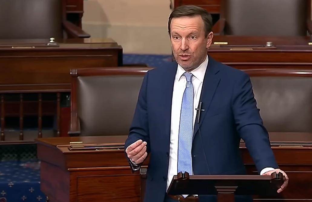 Сенатор США объяснил отсрочку ударов по Ирану попыткой стабилизировать биржи