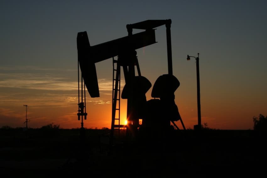 Лукойл зафиксировал снижение добычи и переработки нефти