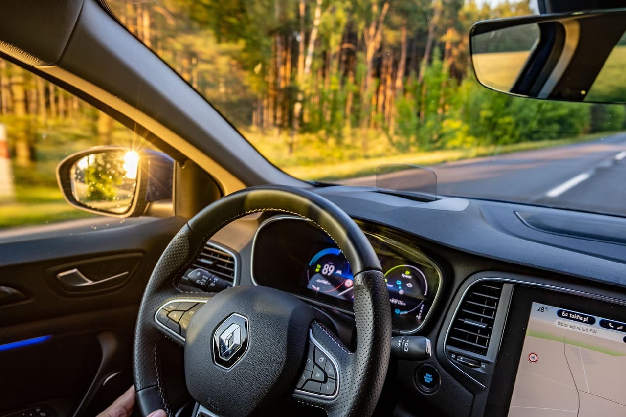 Акции Renault обвалились на фоне смены руководства и пересмотра прогнозов