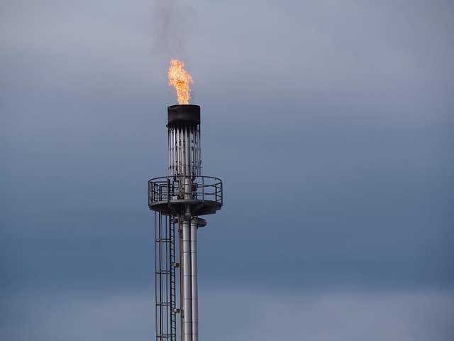 Газпром нефть начнет добычу лития и йода в Оренбургской области и ХМАО