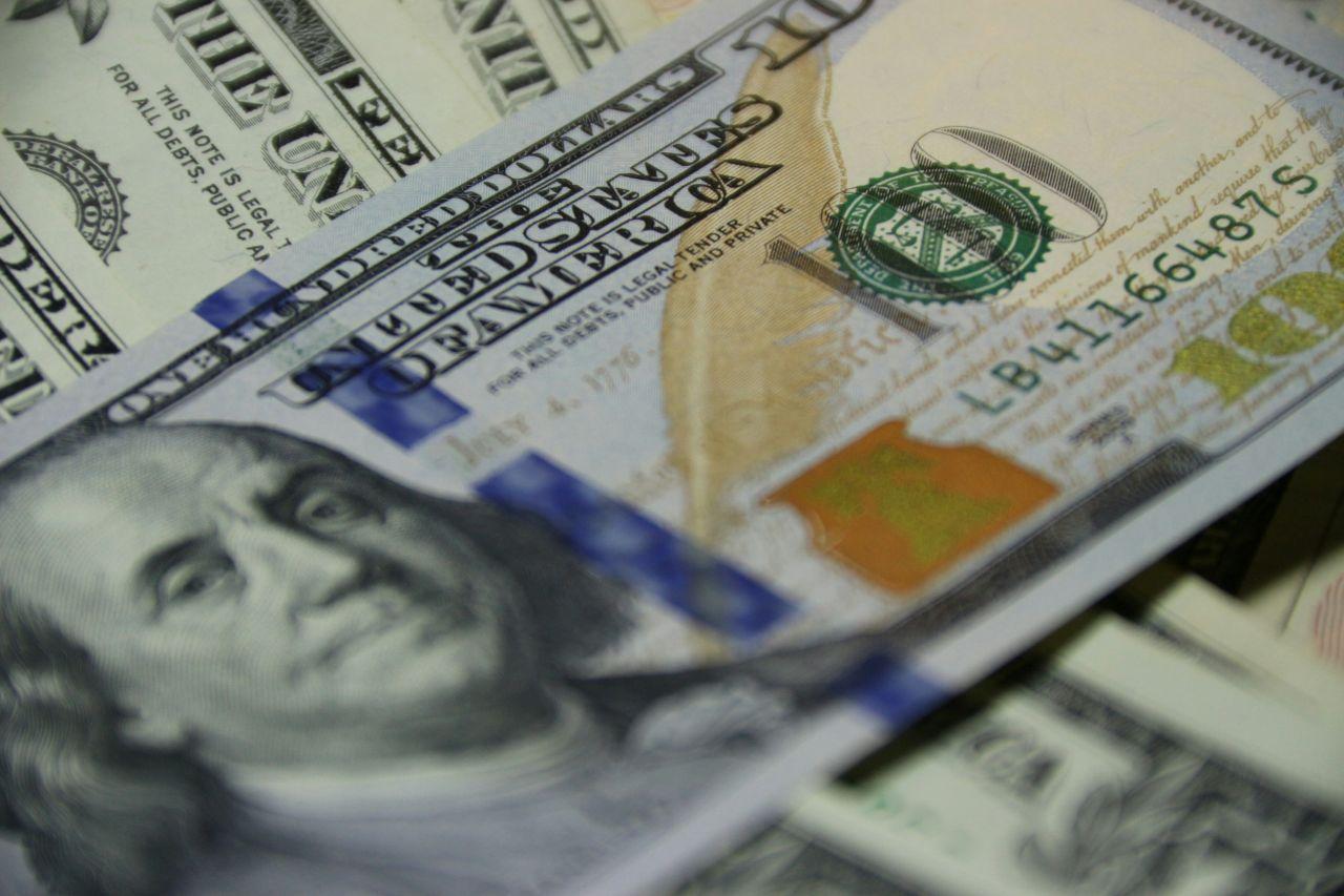 Минфин направит на продажу валюты и золота ₽18,77 млрд