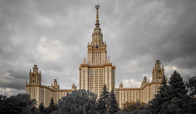 Регулирование платного набора в вузы начнется в России с 1 сентября