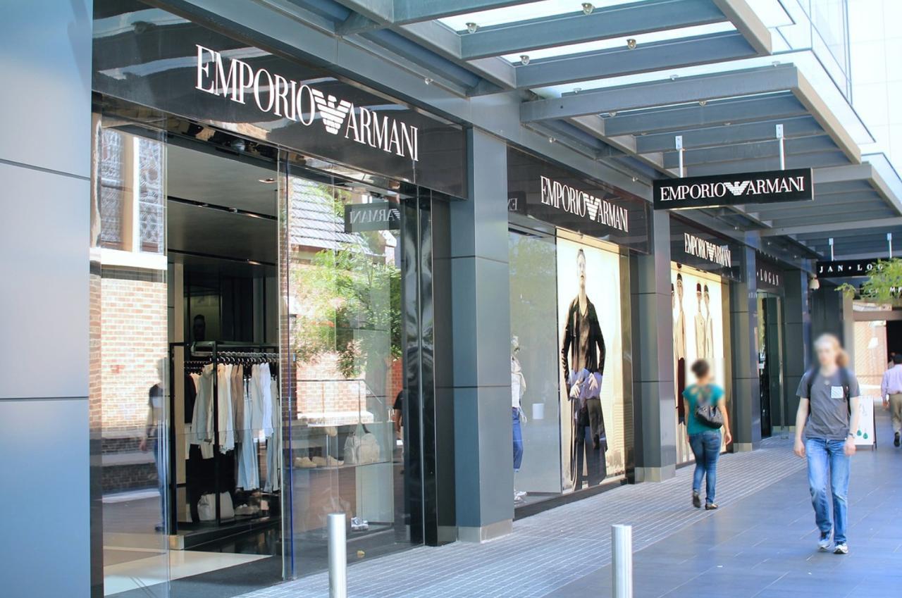 Продажи люксовых брендов Louis Vuitton и Dior в Китае упали более чем на 10%