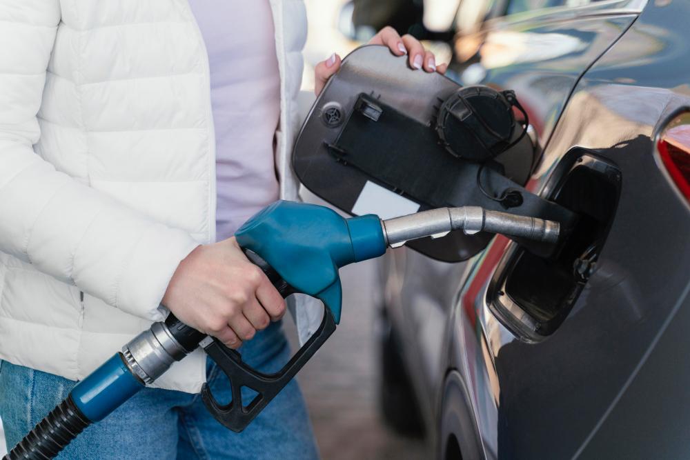 Петербургская биржа увеличила допустимый рост цен на топливо