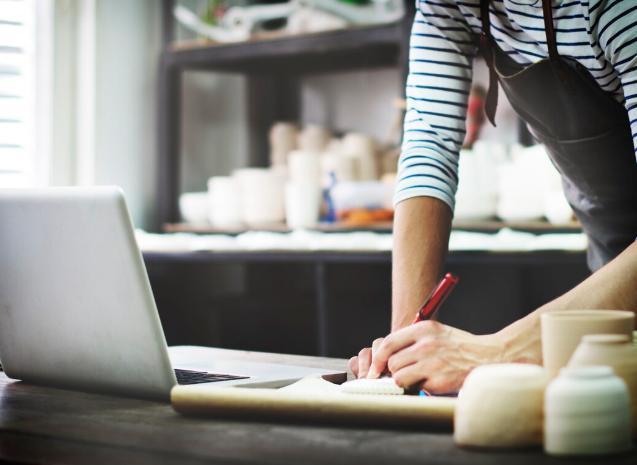 Малый бизнес в России уходит в тень из-за падения рентабельности