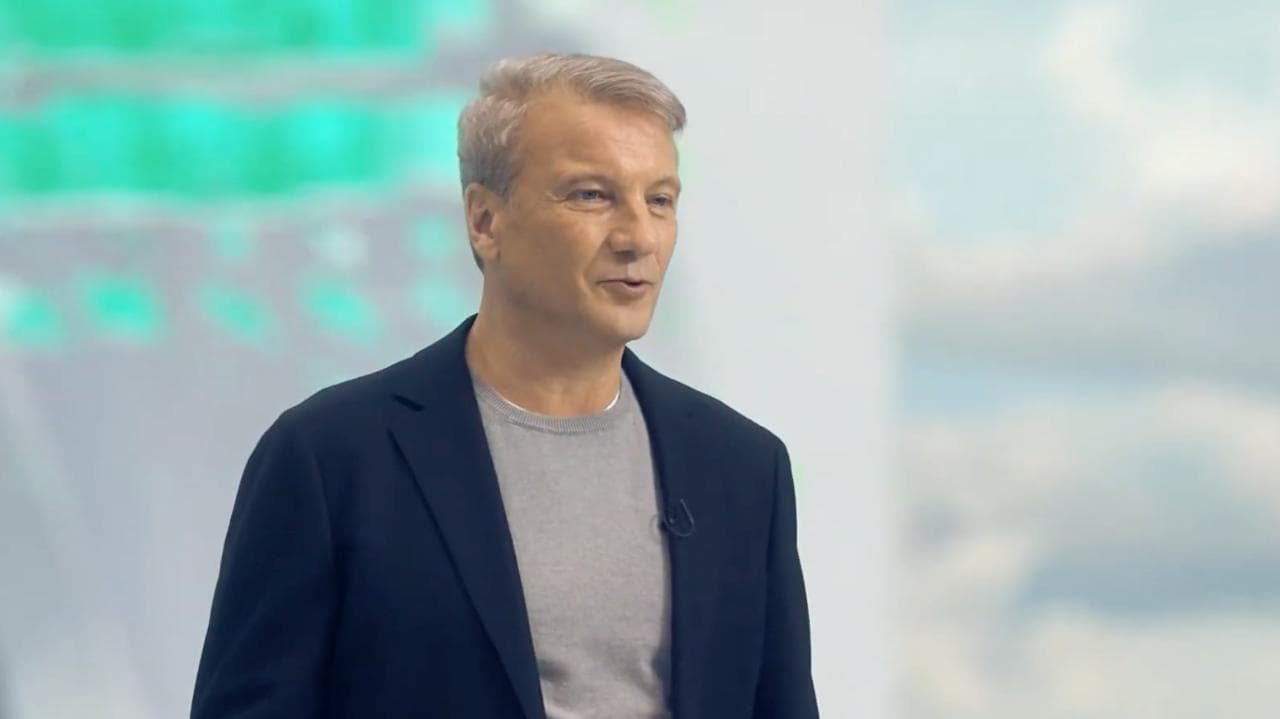Греф назвал равновесным курс свыше 100 рублей за доллар