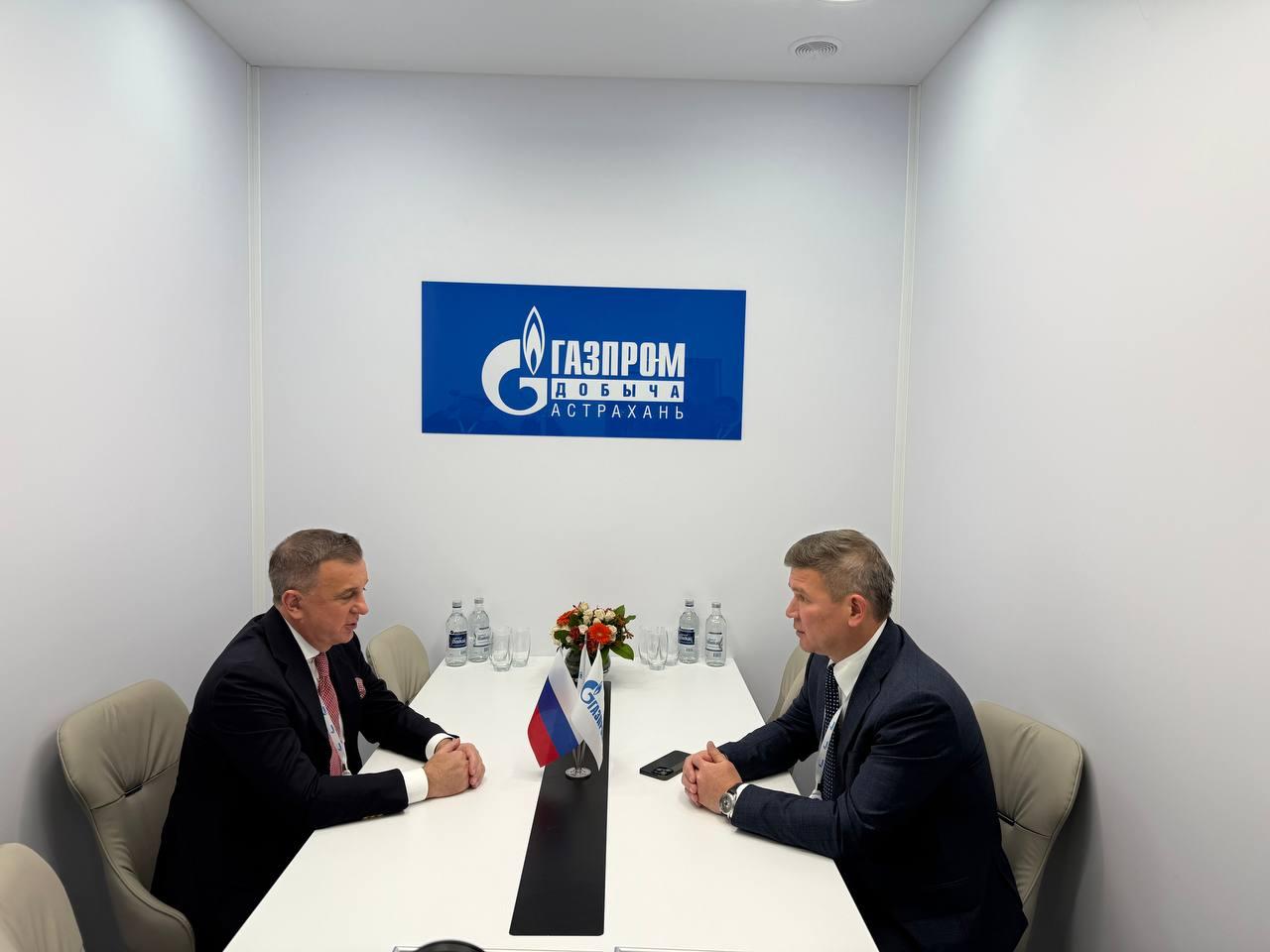 Обмен официальными патентами на оголовок вертикального факела